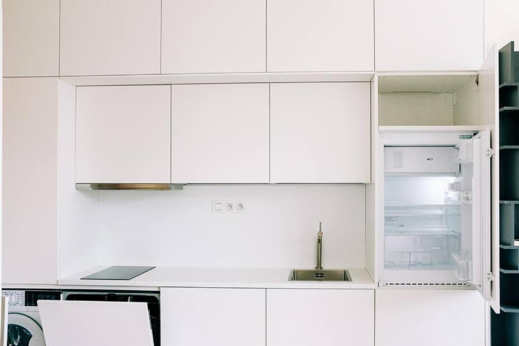 New Studio In Quiet Part Of The City Center Bratislava Luaran gambar