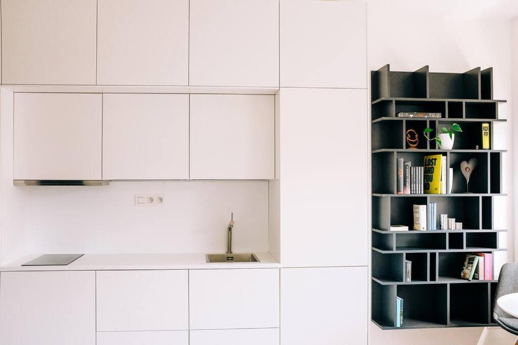 New Studio In Quiet Part Of The City Center Bratislava Luaran gambar