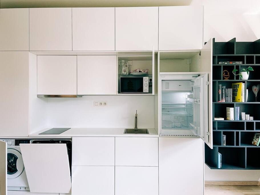 New Studio In Quiet Part Of The City Center Bratislava Luaran gambar