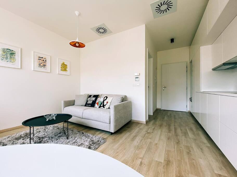 New Studio In Quiet Part Of The City Center Bratislava Luaran gambar