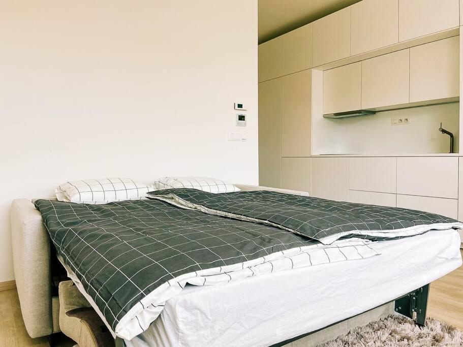 New Studio In Quiet Part Of The City Center Bratislava Luaran gambar
